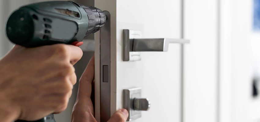 Locksmith For Lock Replacement Near Me in Carol Stream