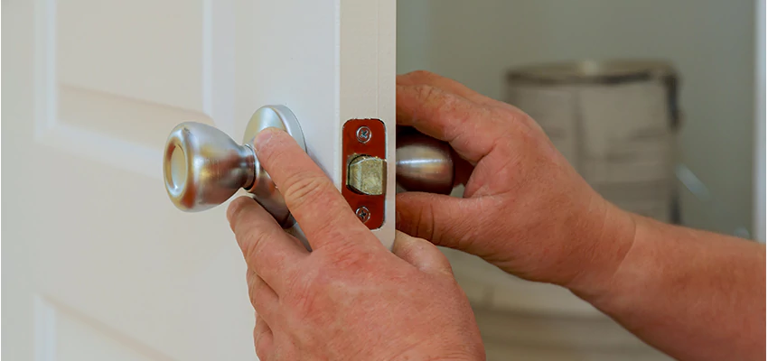 AAA Locksmiths For lock Replacement in Carol Stream